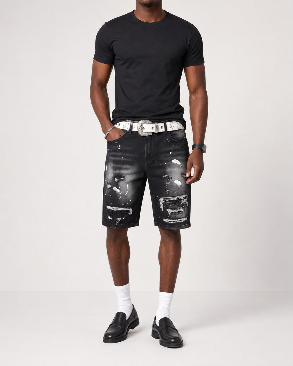 Short jeans noir peinture blanche
