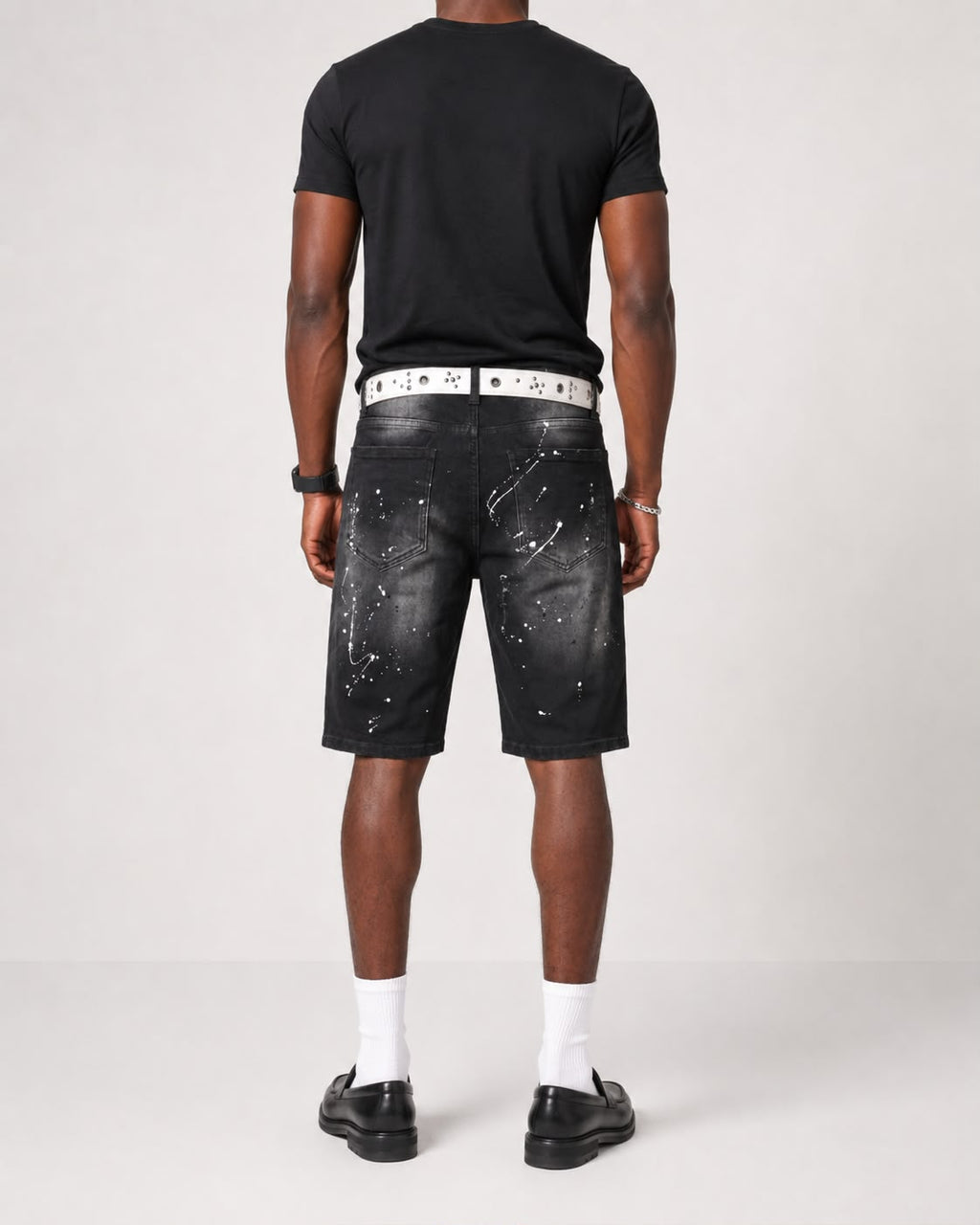 Short jeans noir peinture blanche