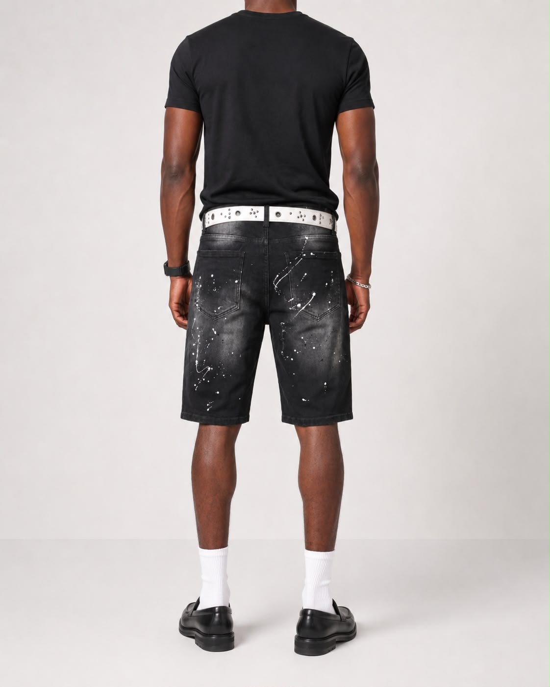 Short jeans noir peinture blanche